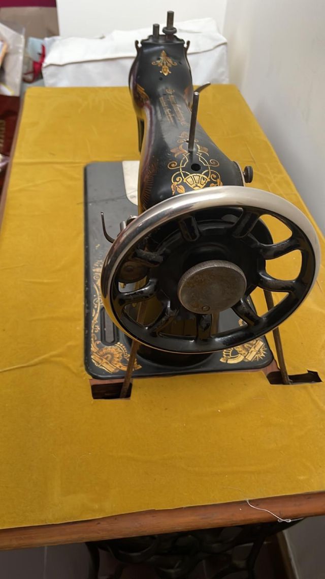 Máquina de coser Singer vintage.