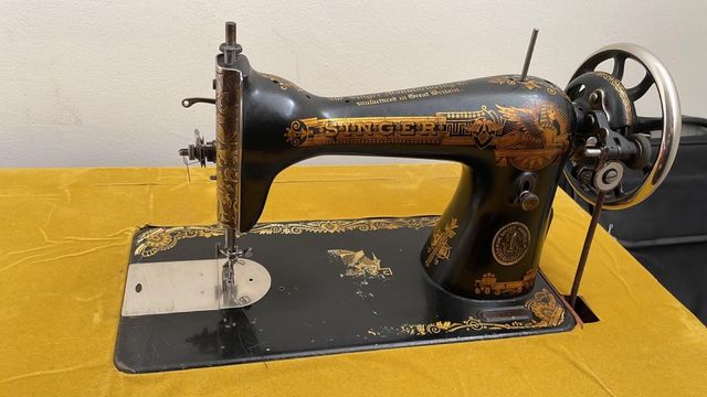 Máquina de coser Singer vintage.
