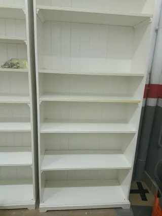 Vitrina y librería Liatorp Ikea