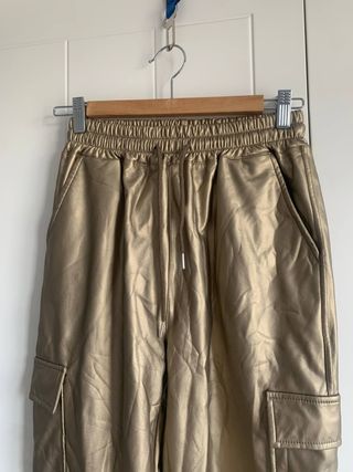 Pantalón cargo dorado mujer