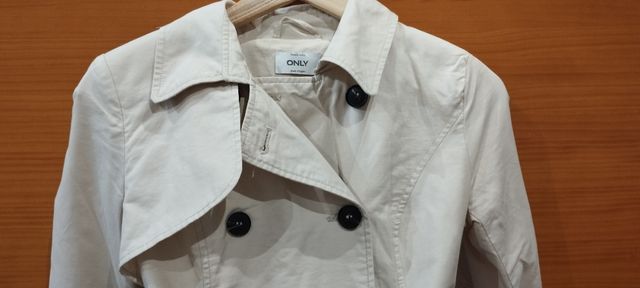 Trench ONLY beige