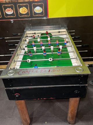 Futbolín de madera