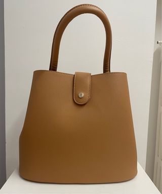 Bolso de mano u hombro beige