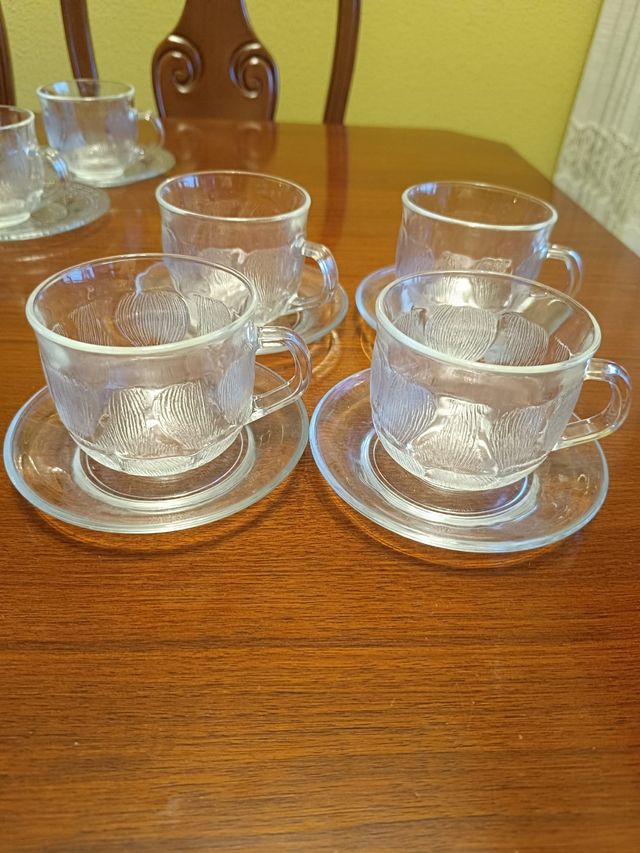 Juego de 8 Tazas de Café de Cristal