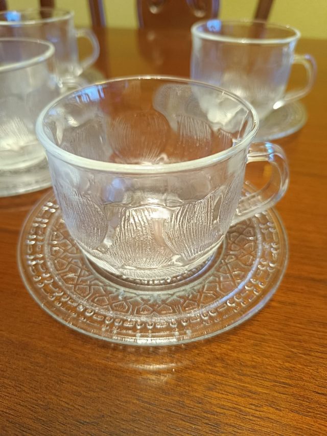 Juego de 8 Tazas de Café de Cristal