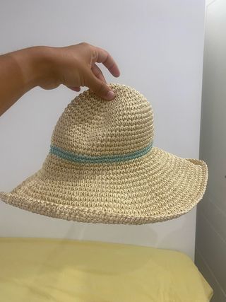 Sombrero de playa Stradivarius