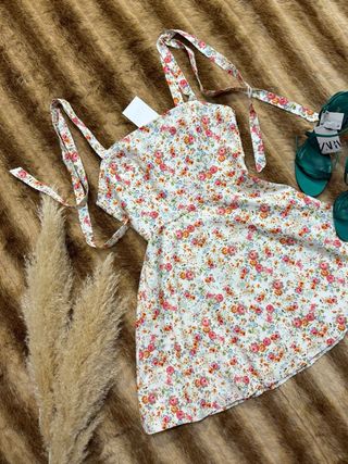 Vestido mini floral blanco