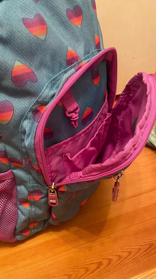 Mochila Totto de corazones adaptable a carro.