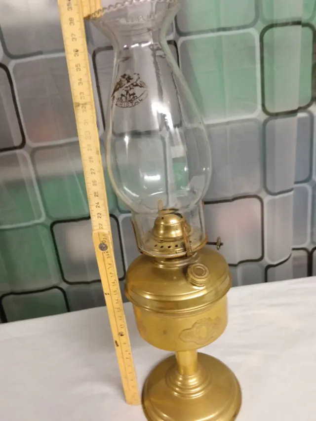 Lampada a olio in metallo e vetro