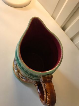 Jarra antigua de porcelana Majólica