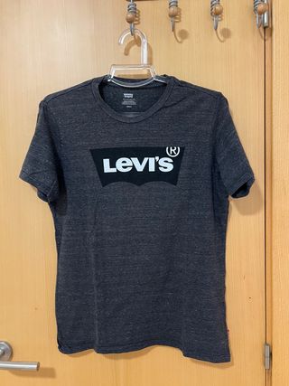Camiseta gris Levi's
