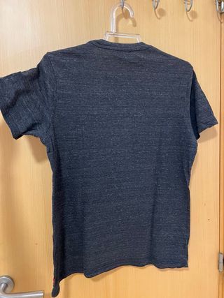 Camiseta gris Levi's