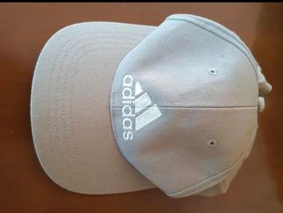 Gorra Adidas Beige