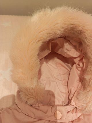 Chamarra rosa para niña con gorro