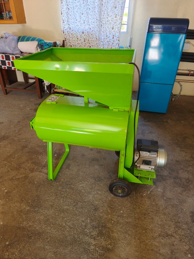 Peladora de almendras eléctrica 