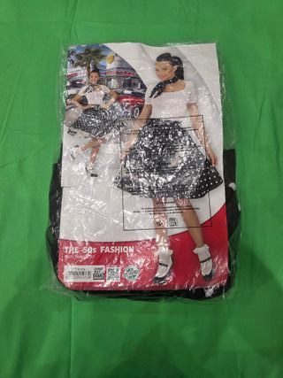 Gonna a pois anni ‘50 con foulard coordinato