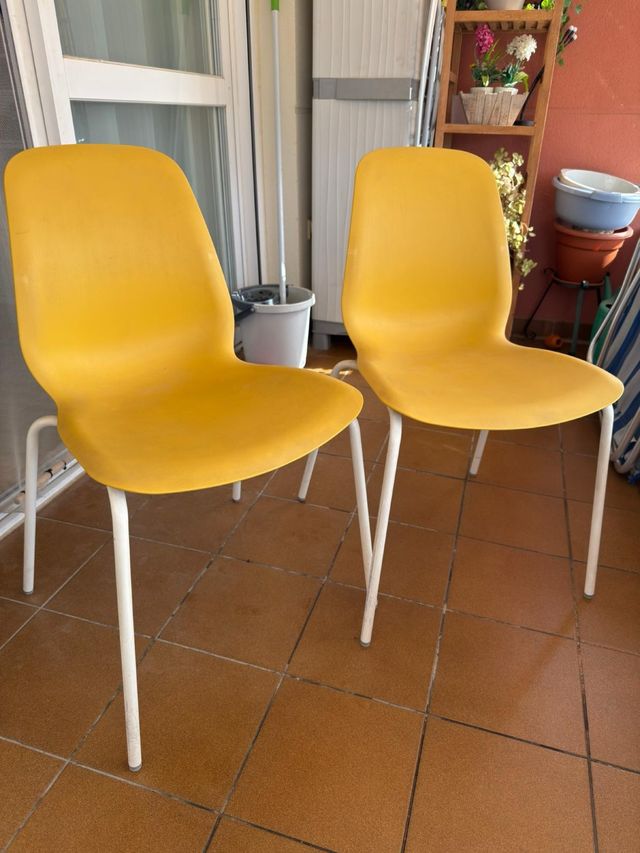 Sillas de escritorio amarillas Ikea (2 unidades)