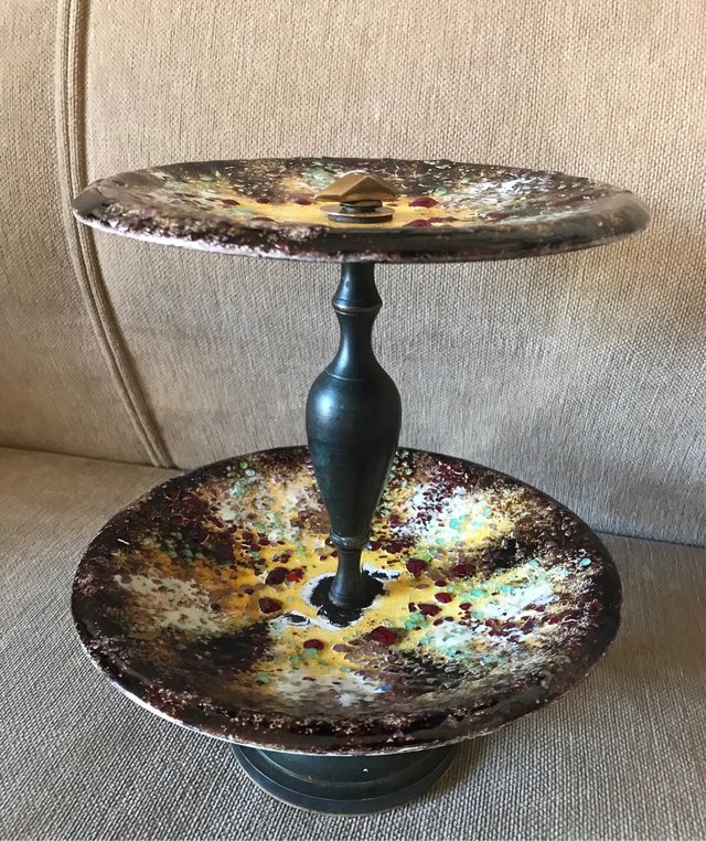 Fruteira de ferro vitrificado multicolorido antigo