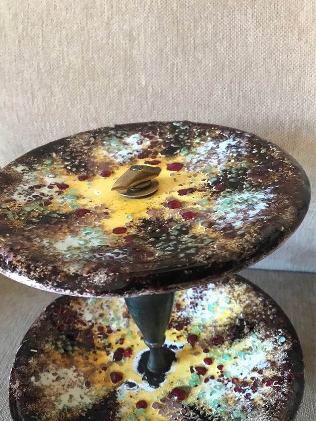 Fruteira de ferro vitrificado multicolorido antigo