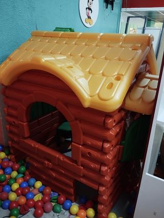 Casita de plástico para niños