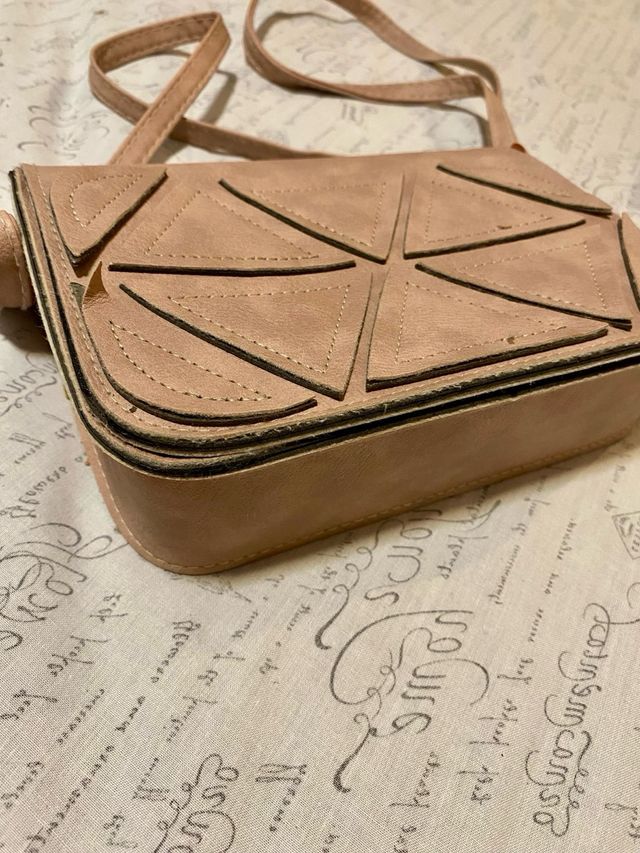 Bolso Rosa con Diseño Geométrico