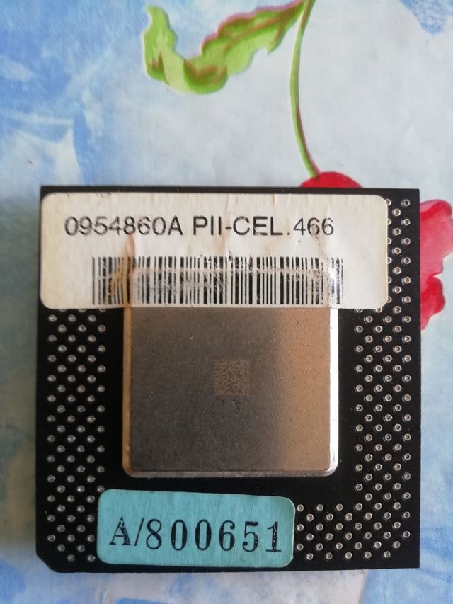 Processadores de cerâmica Intel em lote