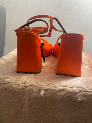 Zapatos de tacón Zara naranjas talla 41