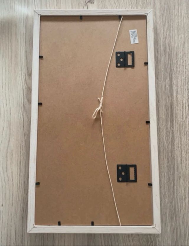 Marco de fotos de madera con cuerda