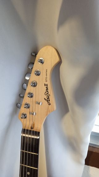 Guitarra Eléctrica Negra