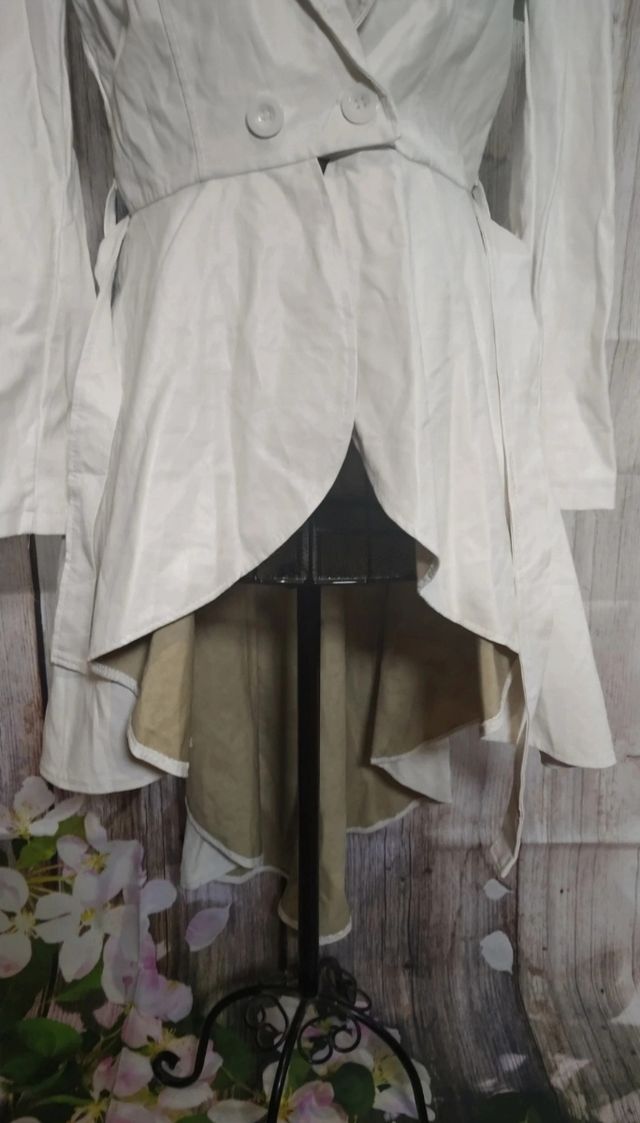 Gabardina polipiel asimétrica nueva