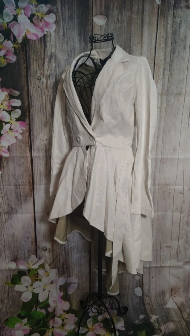 Gabardina polipiel asimétrica nueva