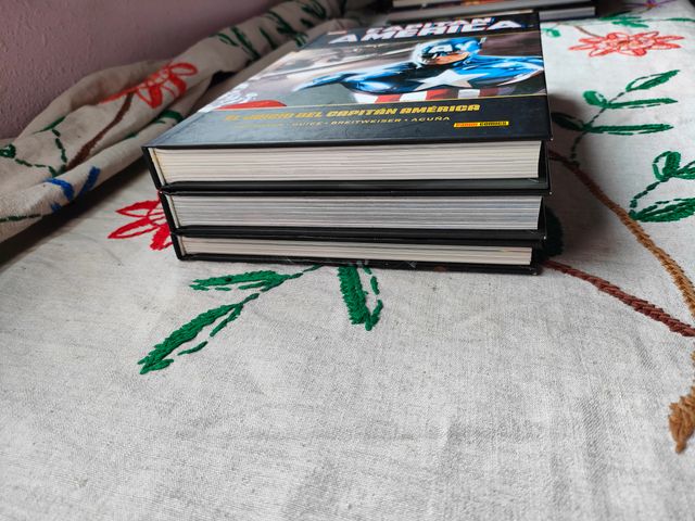 Lote Capitán America Marvel Deluxe. Panini.