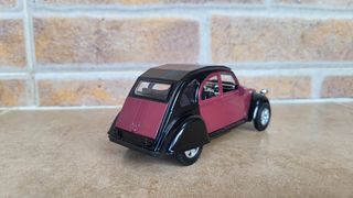 Citroen 2CV a escala