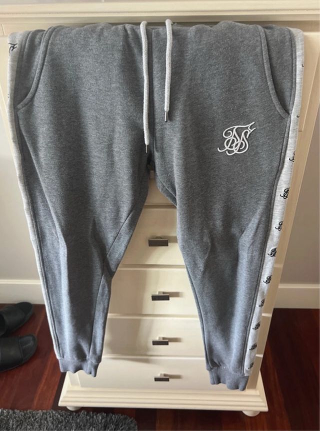 Pantalón chándal SikSilk Gris