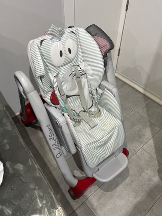 Trona infantil con diseño de elefante