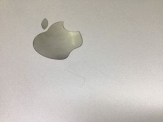 portatil apple apple macbook pro core i5 2.0 13 touchbar/touch id (2020) (a2251)
