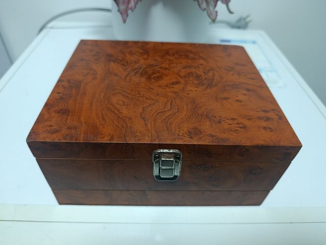 Caja sommelier con accesorios