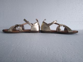 Sandálias Kiabi menina tamanho 27 douradas
