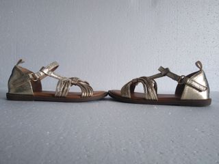 Sandálias Kiabi menina tamanho 27 douradas