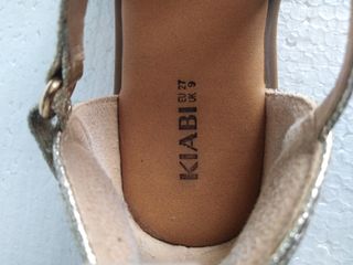 Sandálias Kiabi menina tamanho 27 douradas