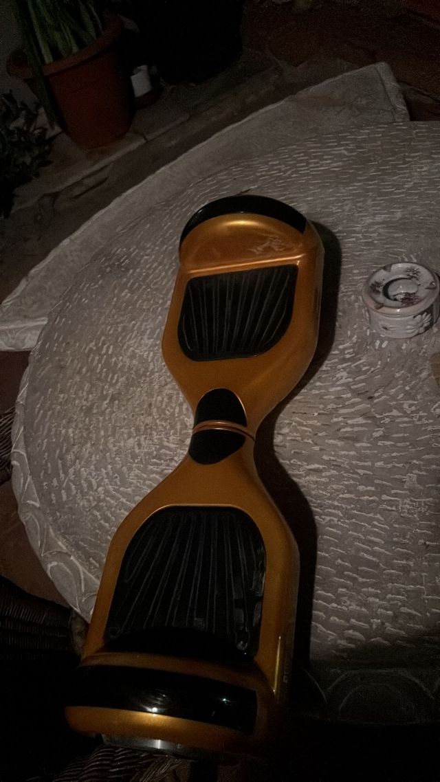 Hoverboard dorado