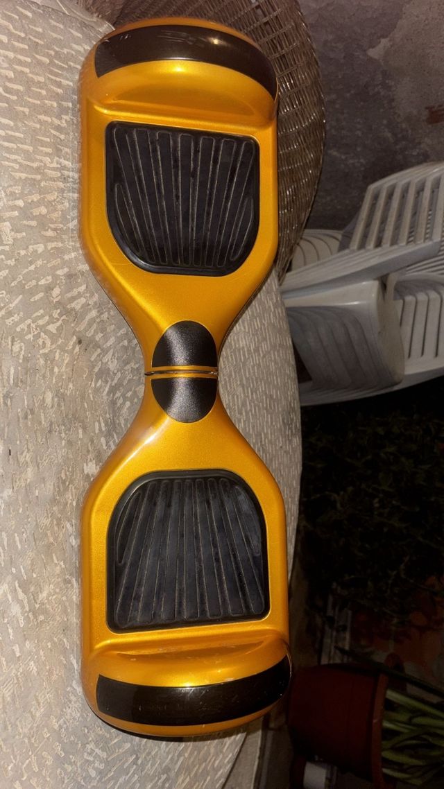 Hoverboard dorado