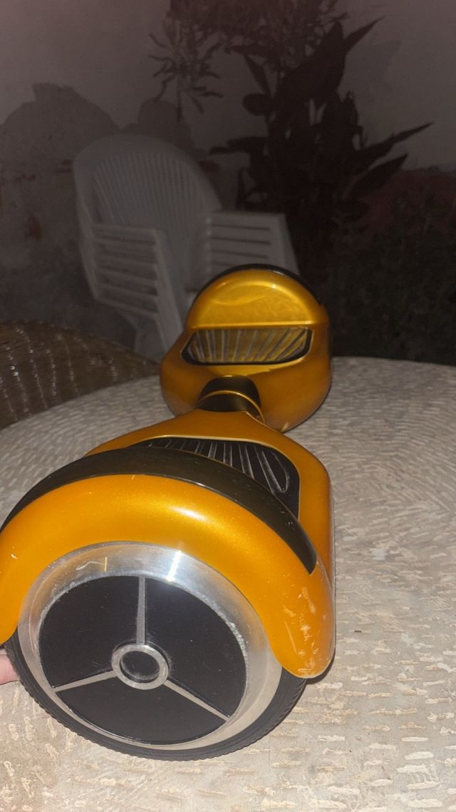 Hoverboard dorado