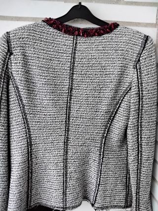 Chaqueta Zara Tweed Gris con Bordado