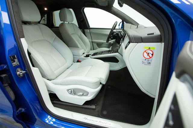 PORSCHE Macan Turbo
