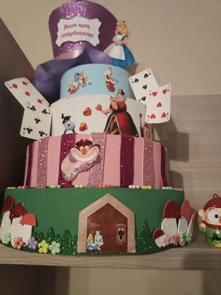 Torta scenografica Alice nel Paese delle Meravigli