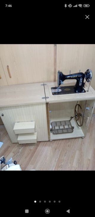 Máquina de coser Sigma antigua