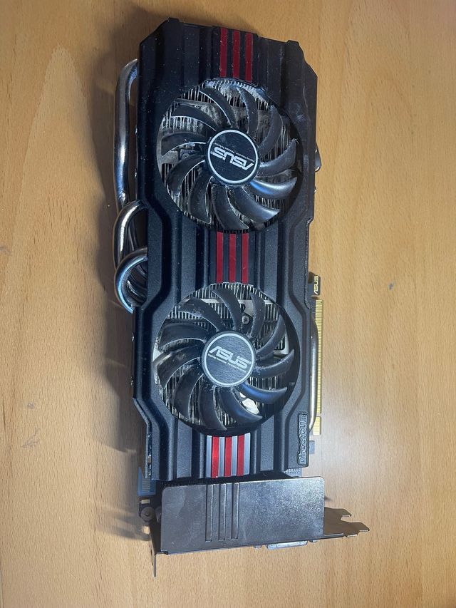 ASUS NVIDIA GTX 670 DirectCU II 4 GB