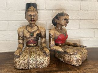 Coppia di sculture in legno Indonesia devi sri 