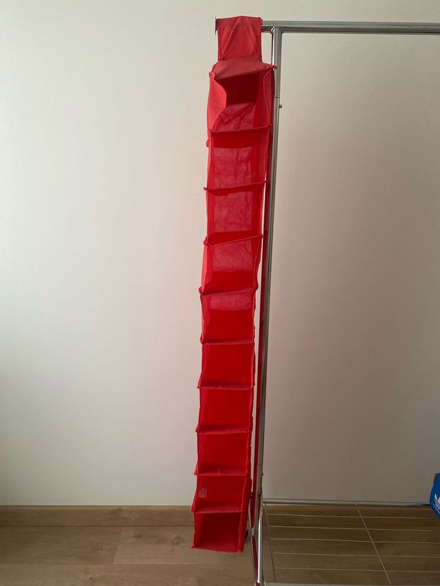 Zapatero vertical de tela rojo